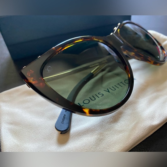 100% AUTHENTIC Louis Vuitton Sunglasses**** NEW WITH FELT**** - Picture 6 of 6